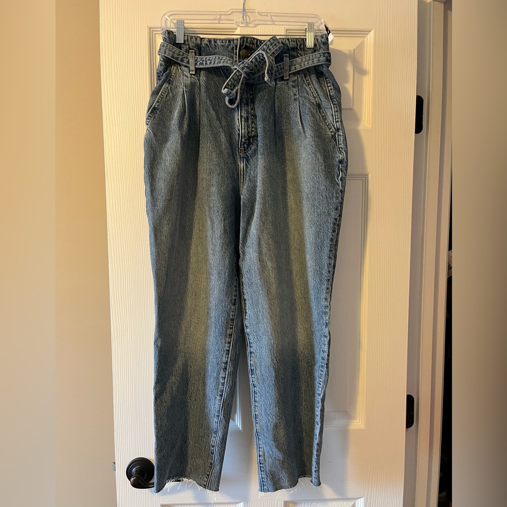Abercrombie & Fitch Mom Jean - Size 30